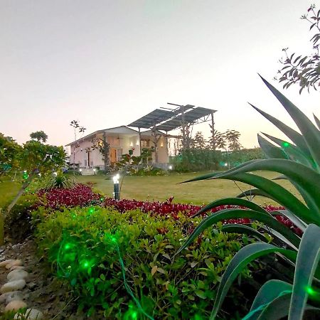 Shaw Estate-Farm House For A Small Parties-Jp Farm Greater Noida Exterior photo