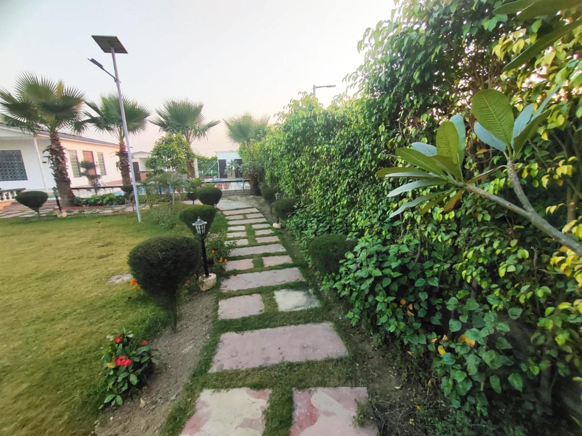 Shaw Estate-Farm House For A Small Parties-Jp Farm Greater Noida Exterior photo